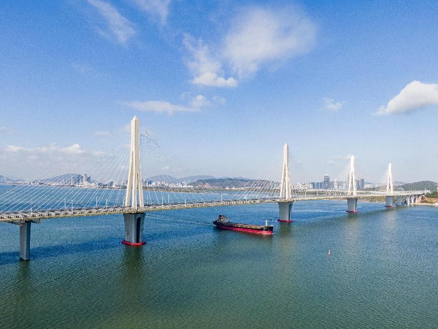 世界首座最宽公铁同层斜拉桥珠海西江公铁大桥通车
